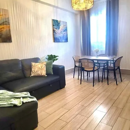 Apartment At Few Steps Of Casco Viejo, Near Of Everything, 1 Room, 5 Persons Max, Pet Friendly